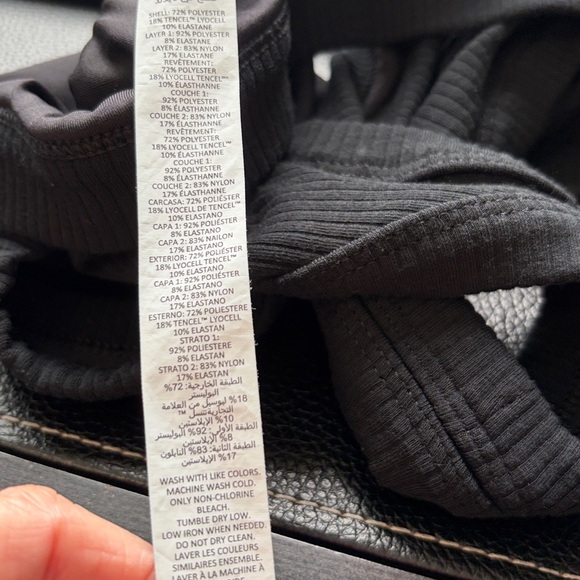 Alo Yoga Seamless Sports Bra Black Ribbed Scoop Neck Athletic Yoga Sz XS - Picture 8 of 10